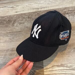 Vintage New York Yankees Hat World Series 2000 Fitted Cap 59Fifty 7 1/4 Black